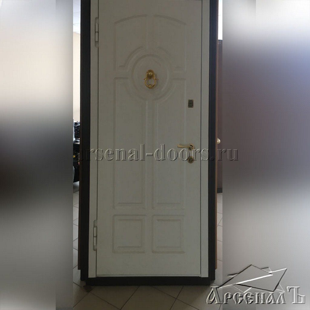 Входная парадная металлическая дверь с МДФ